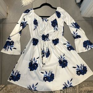 White flowery dress 🤍💙